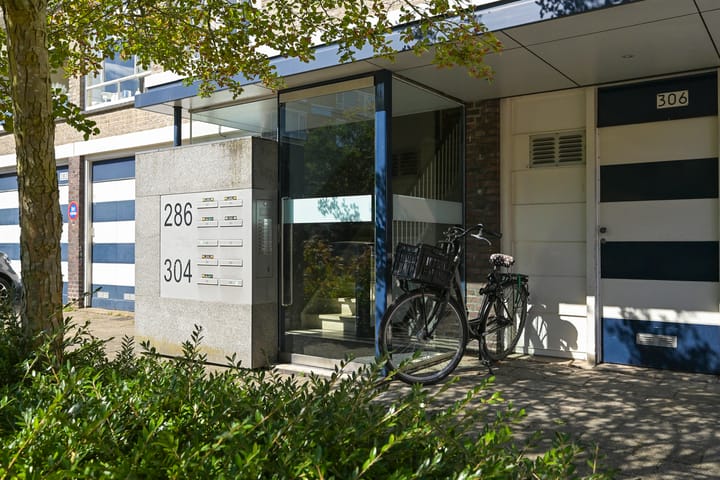 Photo 2 of Parelmoerhorst 302