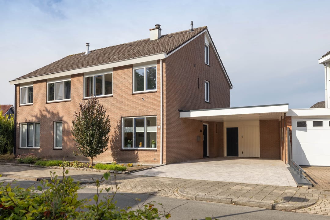 Foto 1 van Caro van Eyckstraat 45