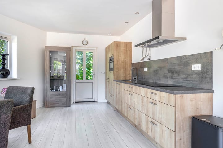 Photo 98 of Lekdijk west 67