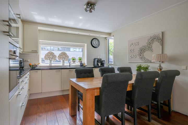 Photo 10 of Emil Noldestraat 45