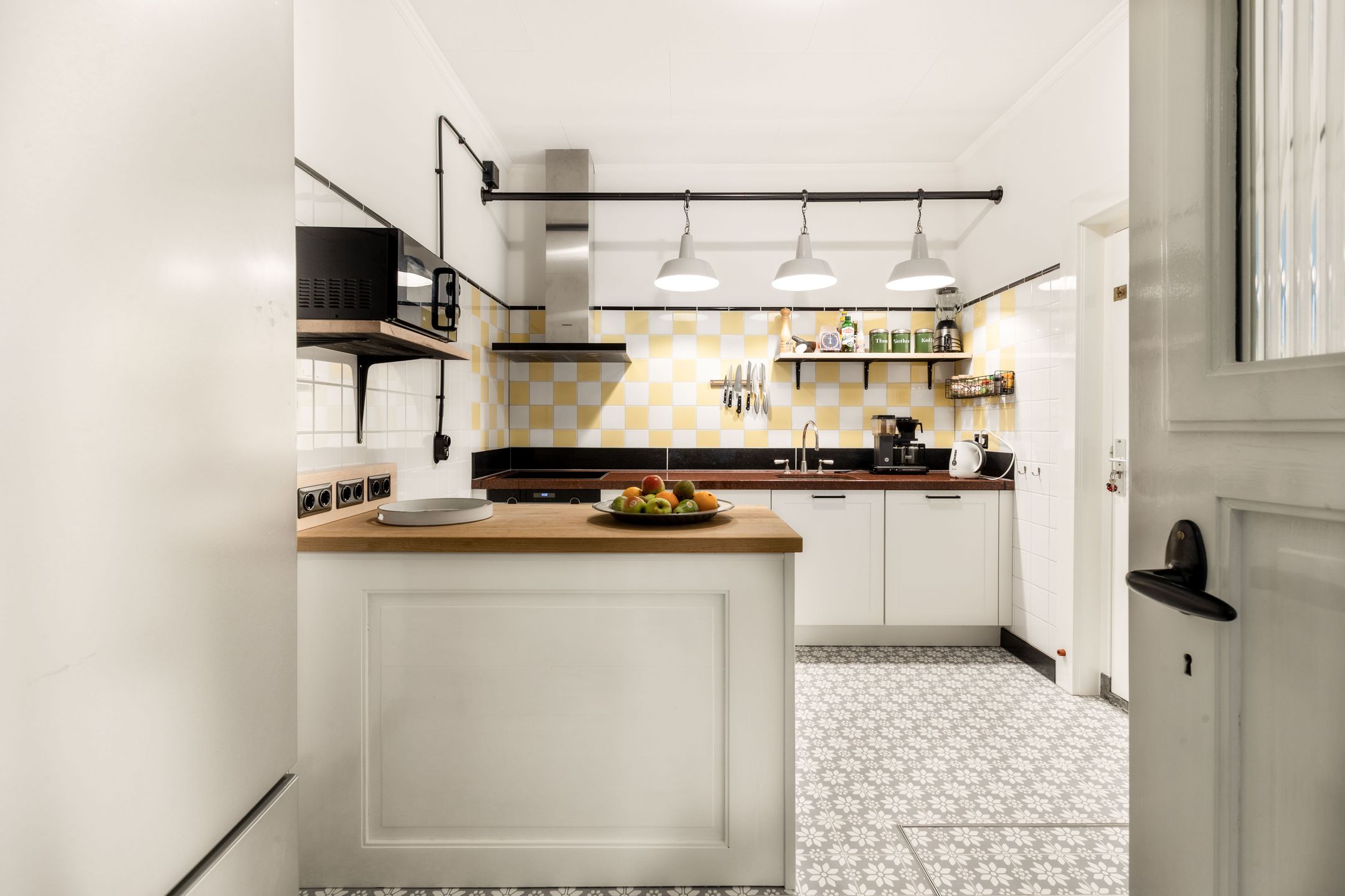 Foto 21 van Johan Verhulstweg 54