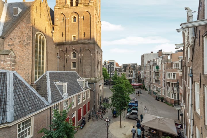 Photo 12 of Warmoesstraat 89