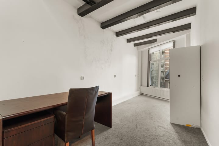 Photo 19 of Warmoesstraat 89