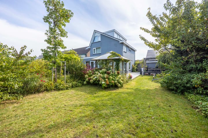 Foto 51 van Professor Zeemanstraat 27