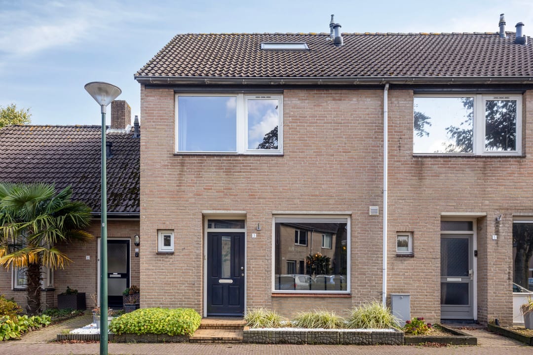 Foto 2 van Burg. De Ruyterstraat 3