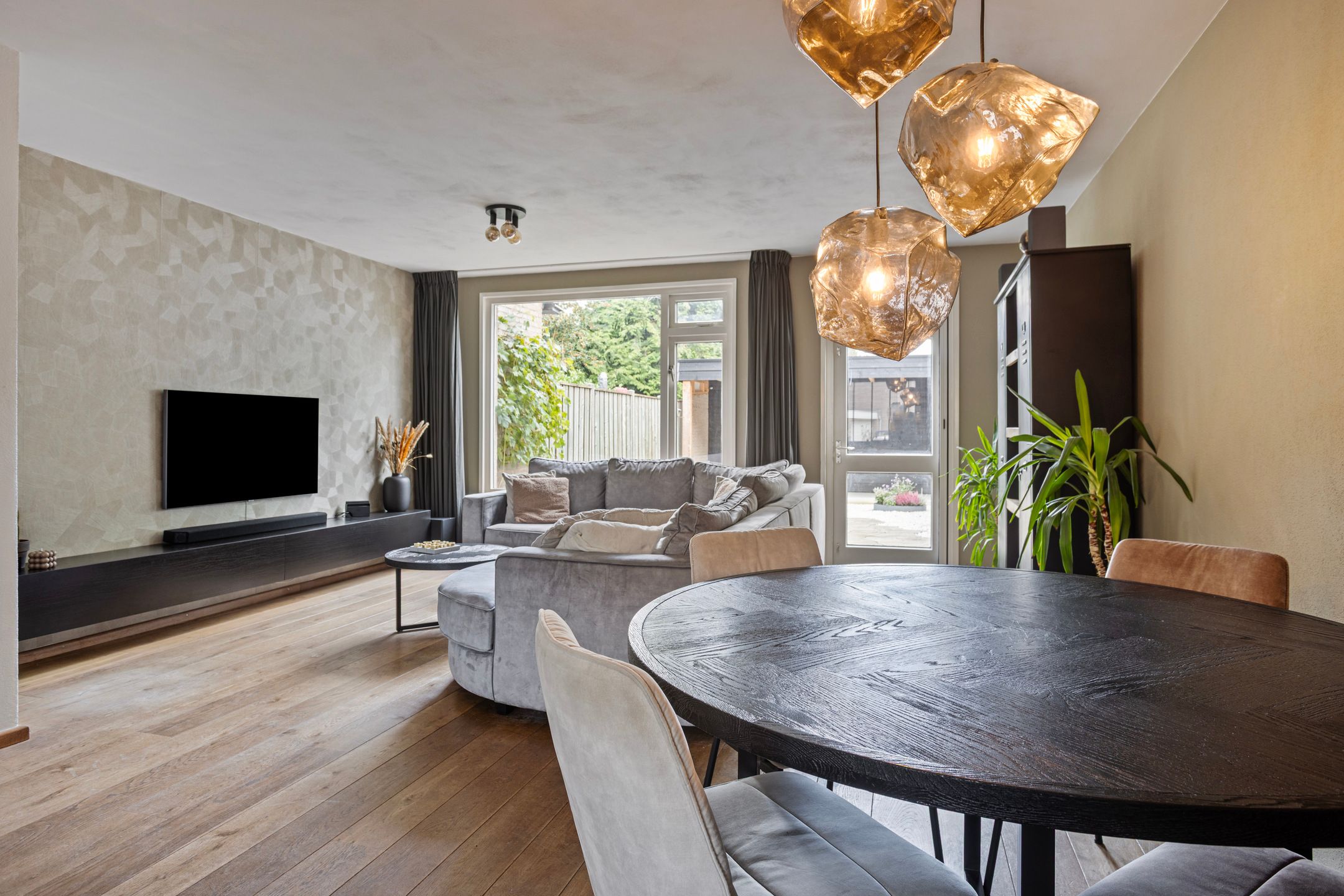 Foto 9 van Burg. De Ruyterstraat 3