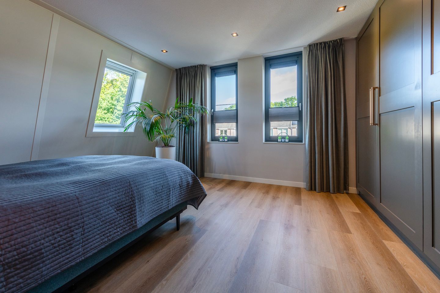 Foto 25 van Samuel de Marezhof 99