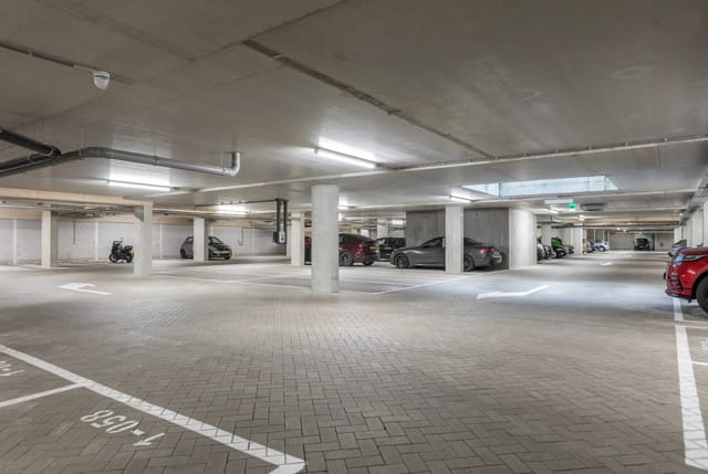 Foto 7 van Torenallee 69-065