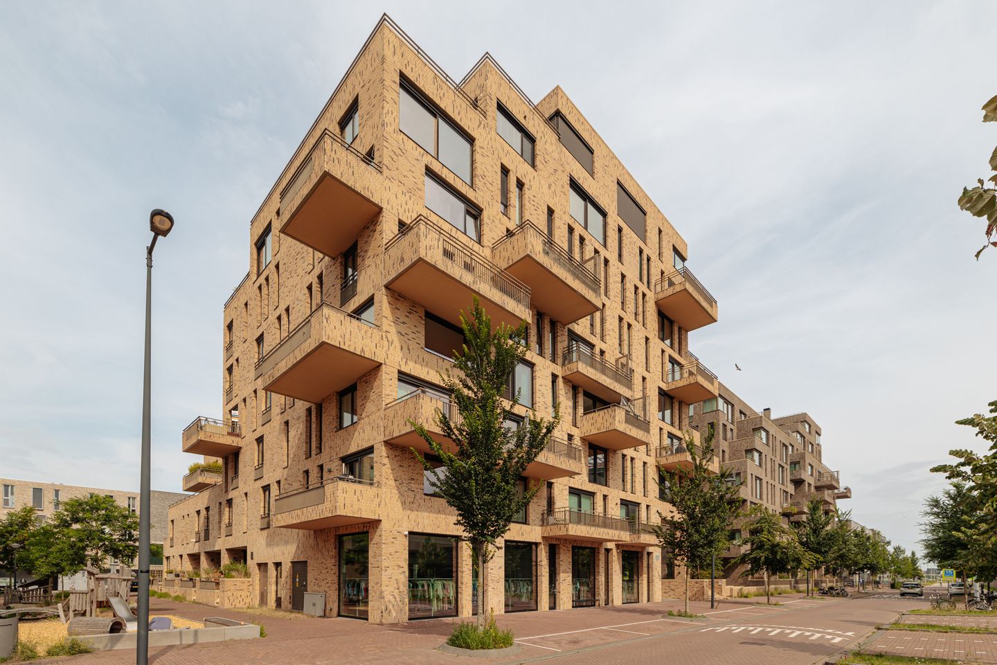 View photo 5 of Faas Wilkesstraat 199
