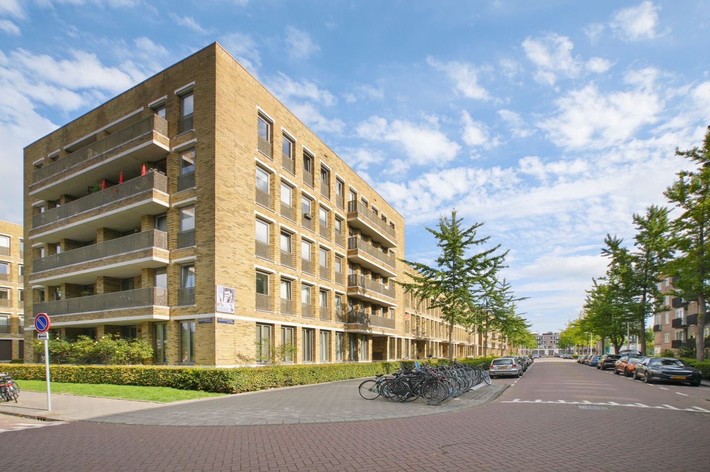 Photo 19 of Blauwvoetstraat 17