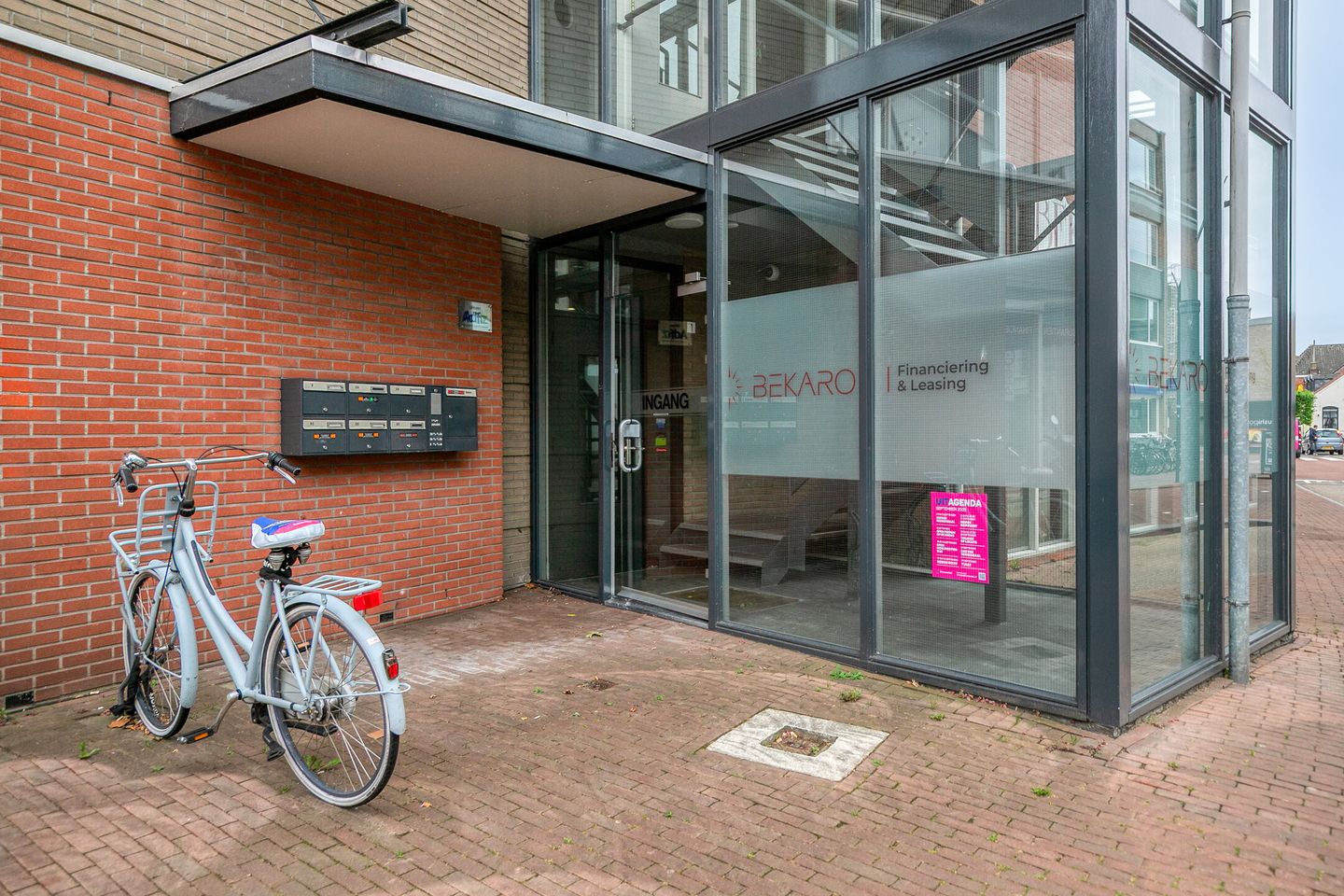 View photo 3 of Nispensestraat 1
