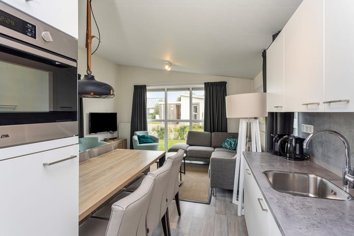 Photo 12 of Zeedijk 24-241