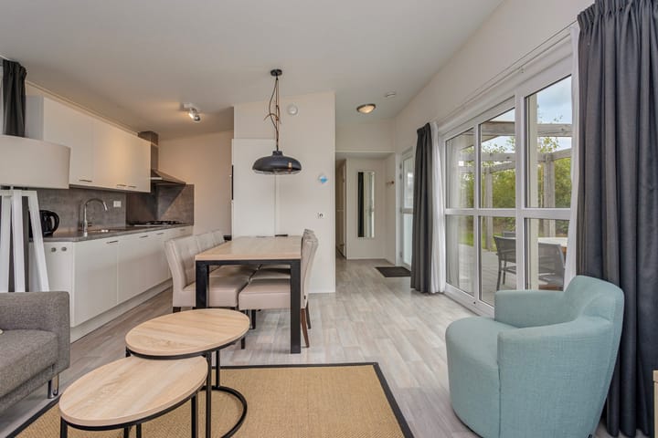 Photo 3 of Zeedijk 24-241