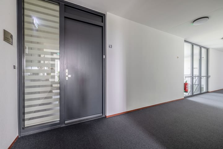 Photo 10 of Landréstraat 43