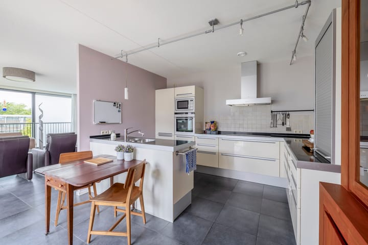 Photo 23 of Landréstraat 43