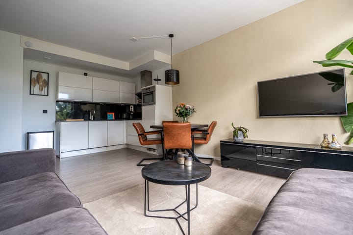 Foto 6 van Burgemeester Eikemastr 4