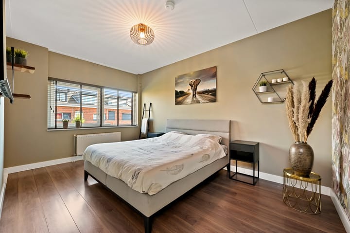 Photo 44 of Juttepeer 32