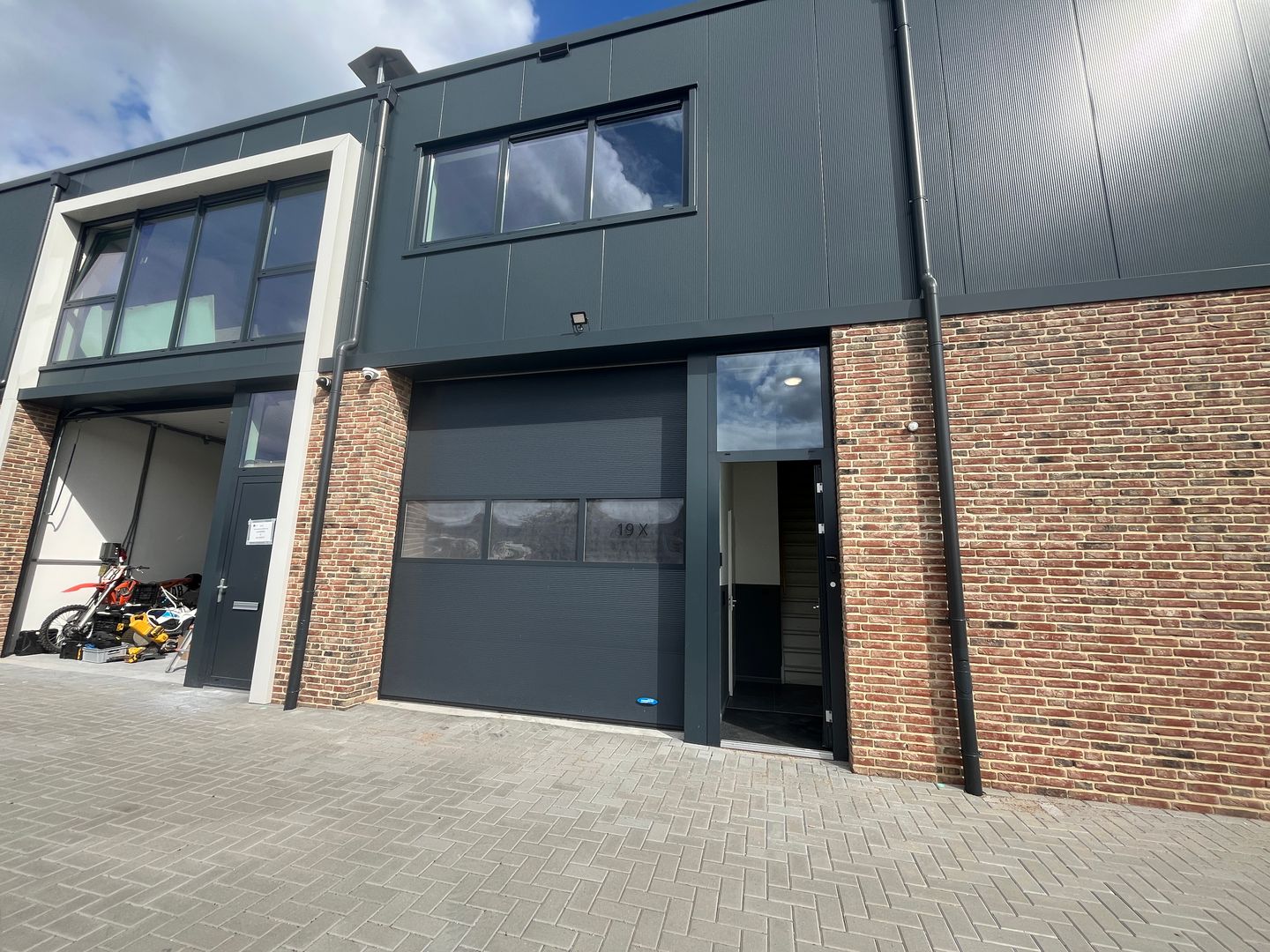 Bekijk foto 1 van Broekdijk West 19-x