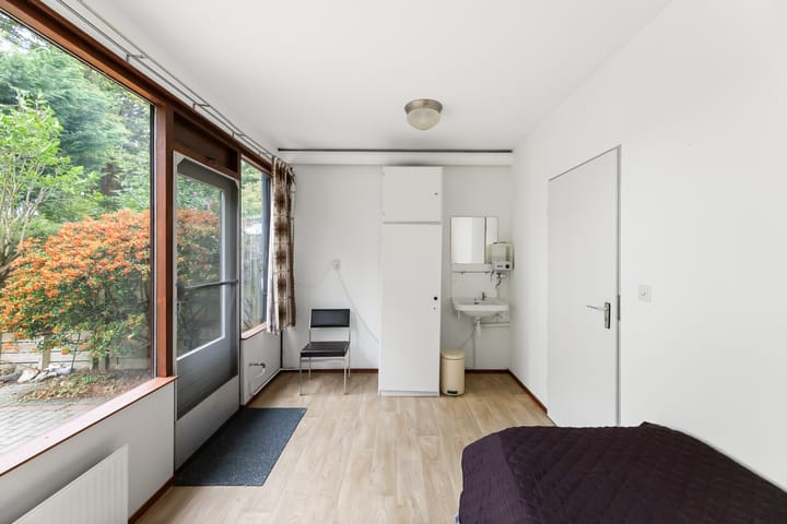 Photo 12 of Amstelstraat 97