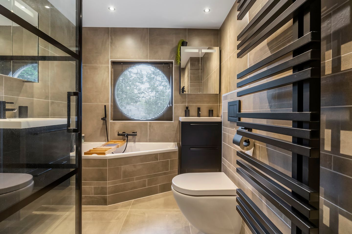 Foto 25 van Mevr.Mr. L. Ribbius Peletierstraat 26