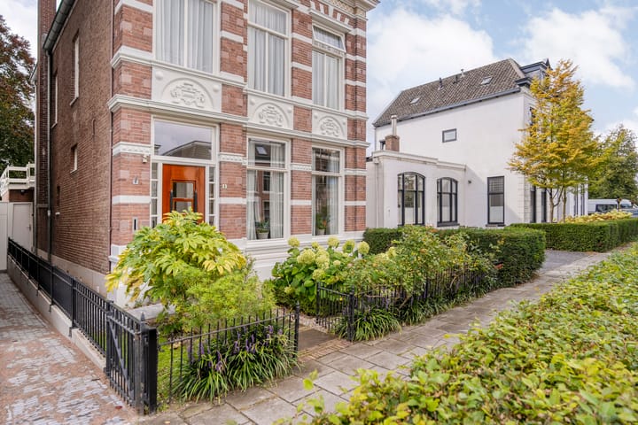 Photo 12 of Stationsweg 8