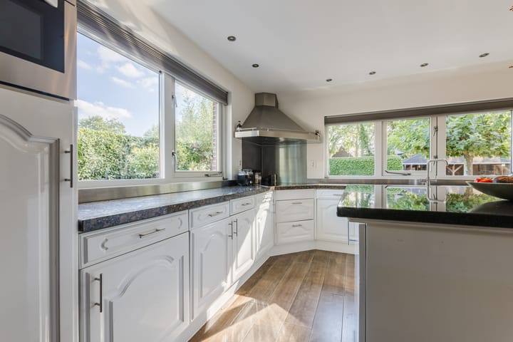 Photo 12 of Broekstraat 2