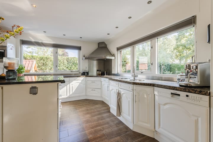 Photo 13 of Broekstraat 2