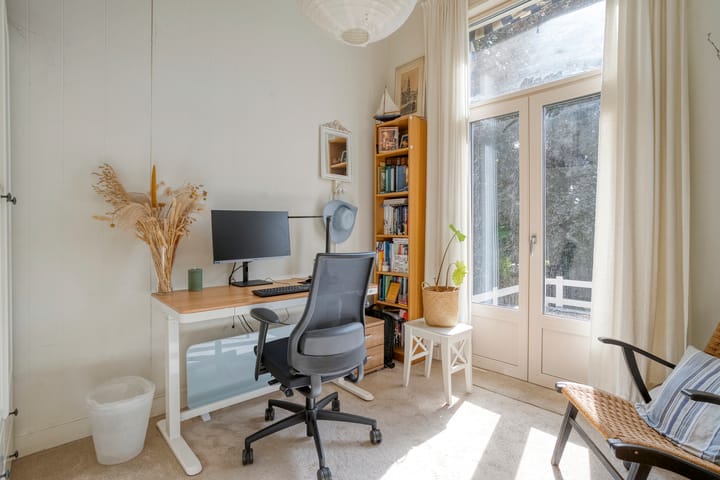 Photo 39 of Stationsweg 8