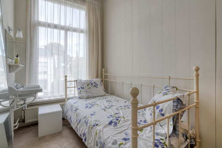 Photo 41 of Stationsweg 8