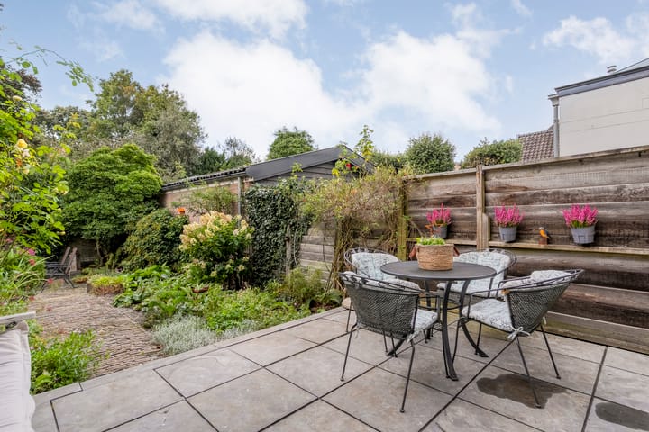 Photo 52 of Stationsweg 8