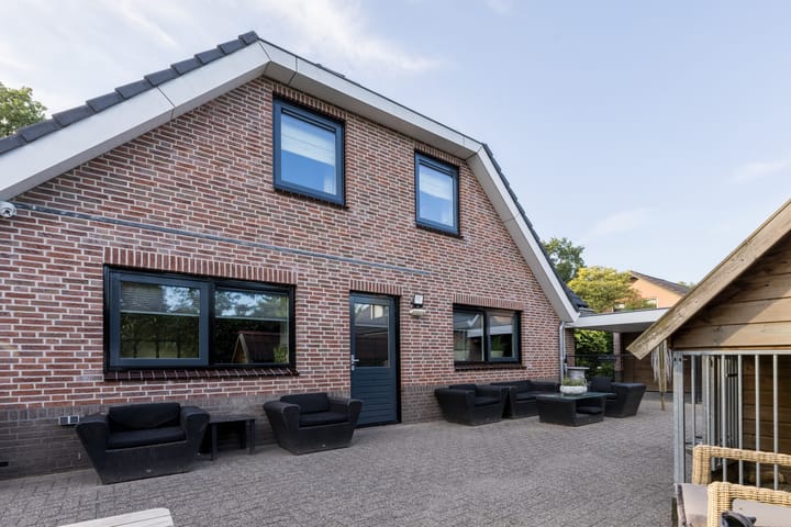 Photo 38 of Broekstraat 2