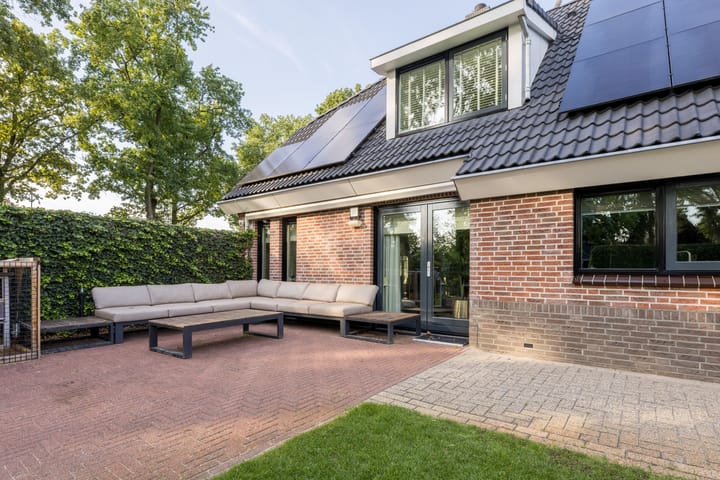 Photo 40 of Broekstraat 2