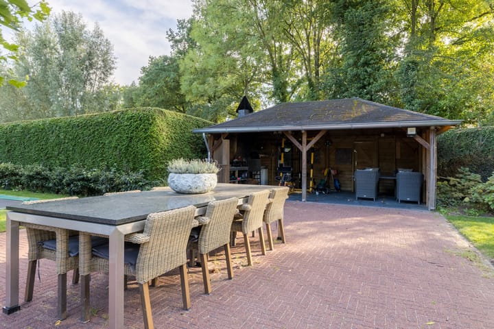 Photo 42 of Broekstraat 2