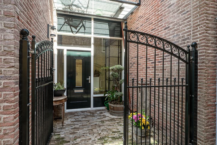 Foto 8 van Iewâl 18