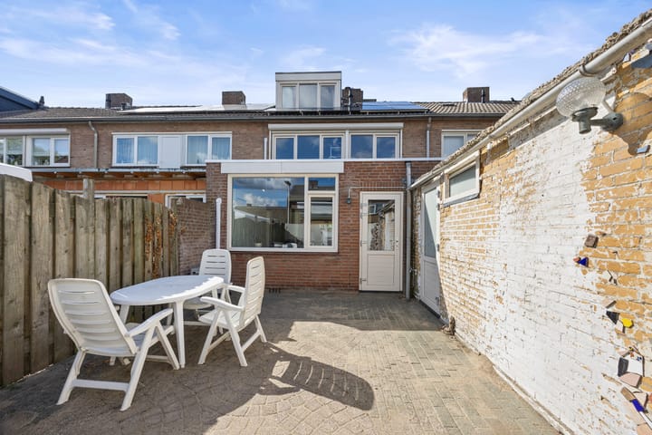 Photo 4 of Petuniastraat 30