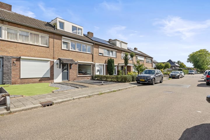 Photo 30 of Petuniastraat 30