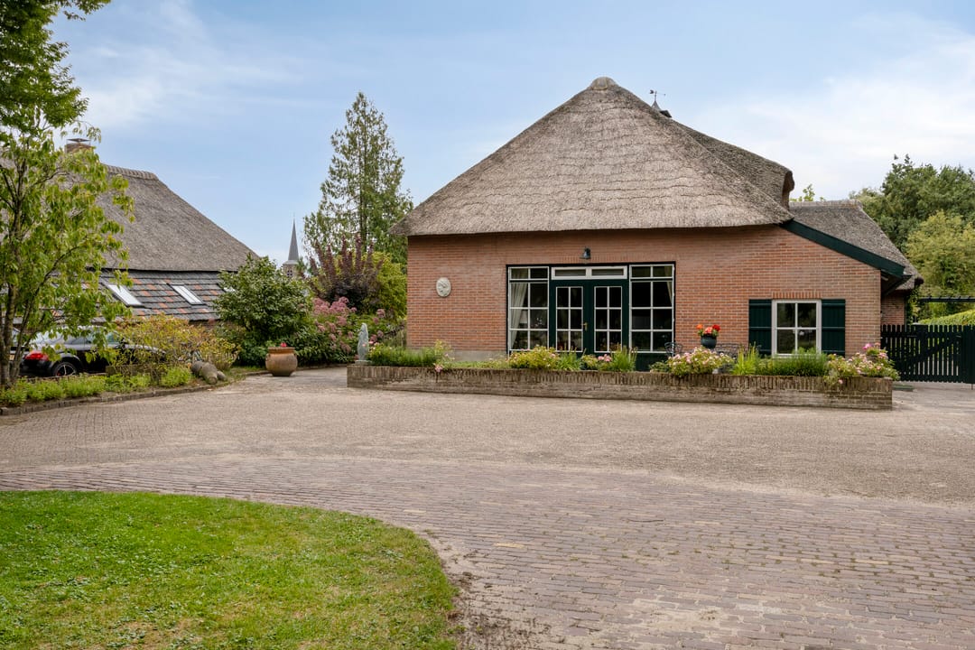 Foto 2 van Middenweg 8