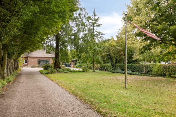 Foto 5 van Middenweg 8