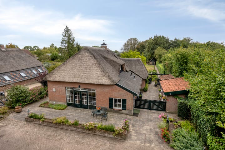 Foto 7 van Middenweg 8