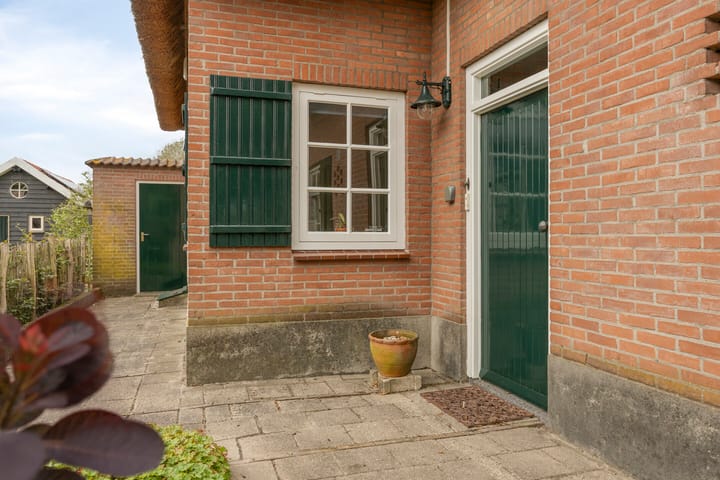 Foto 9 van Middenweg 8