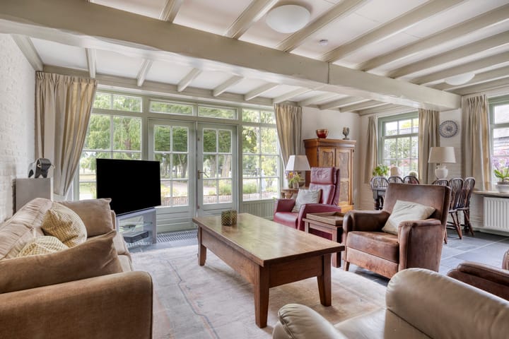 Foto 12 van Middenweg 8