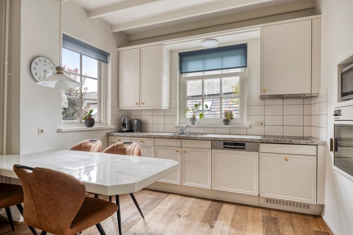 Foto 15 van Middenweg 8