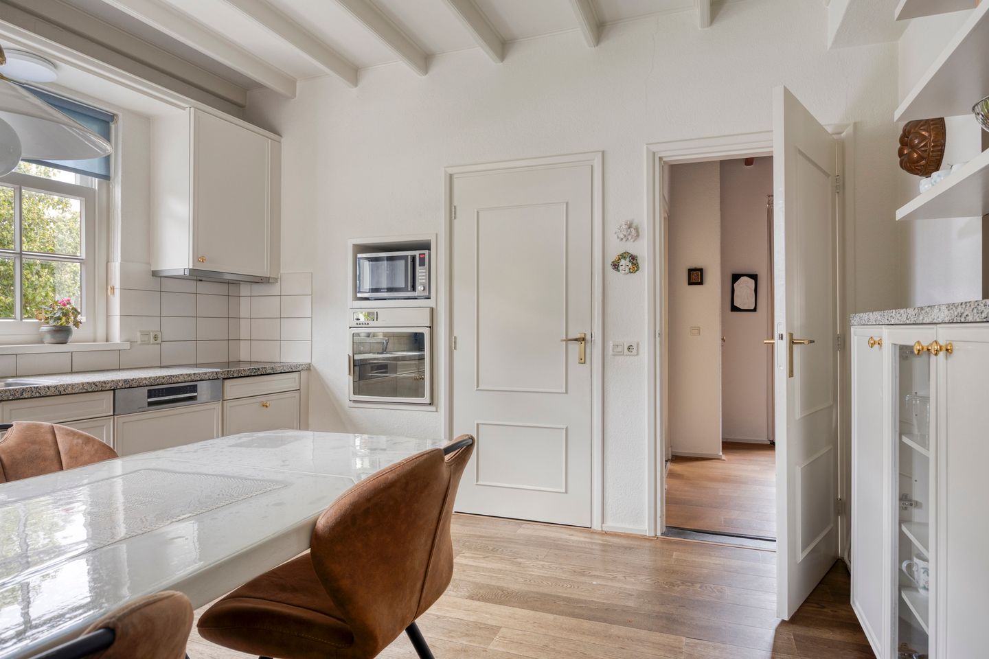 Foto 14 van Middenweg 8