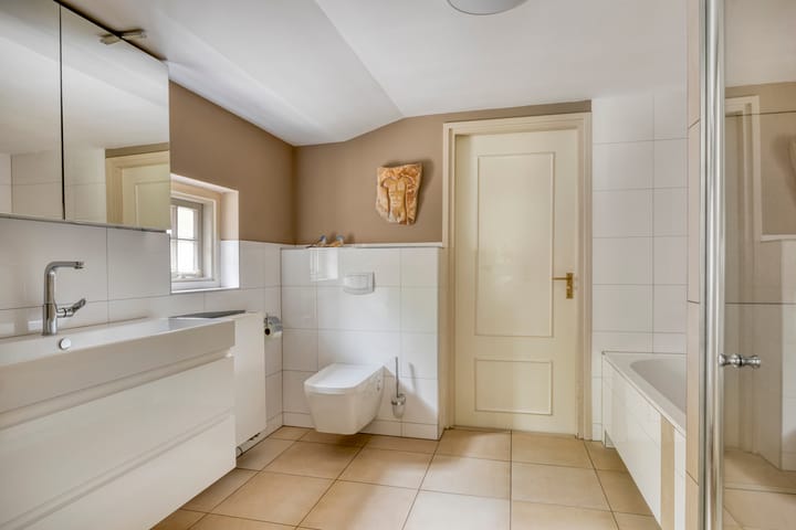 Foto 20 van Middenweg 8