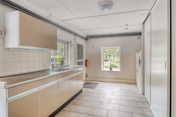 Foto 23 van Middenweg 8