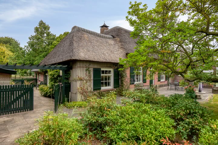 Foto 40 van Middenweg 8