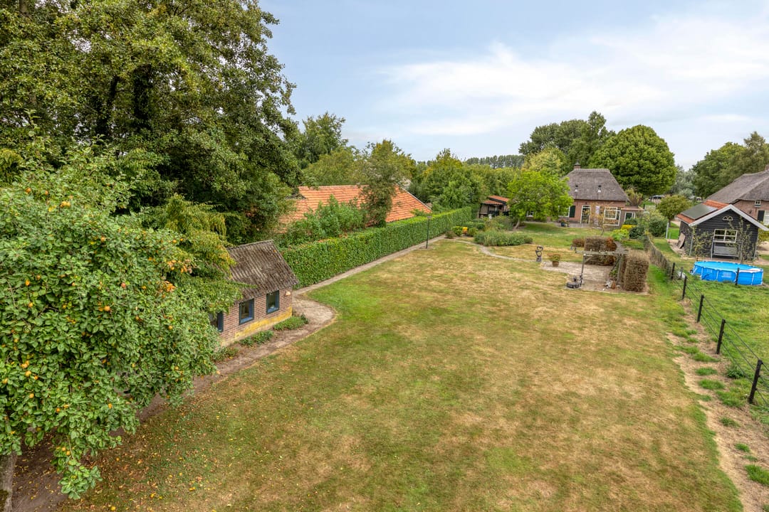 Foto 47 van Middenweg 8