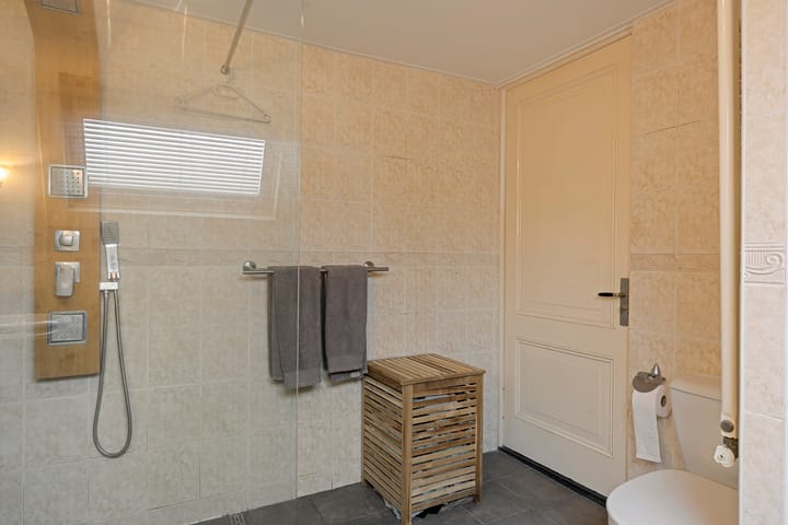 Foto 17 van Burglaan 45