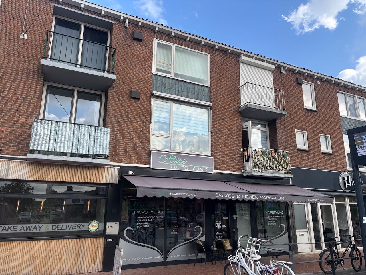 View photo 2 of Gronausestraat 1237