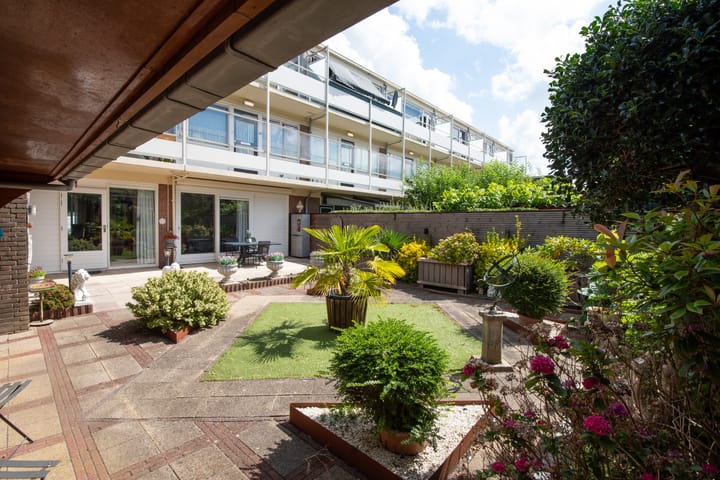 Photo 32 of Lambert Doomerstraat 57